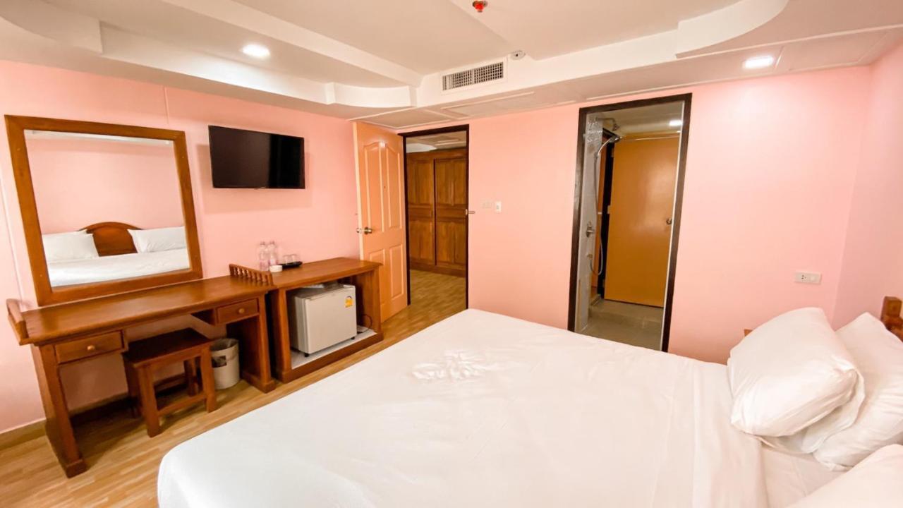 A.A. Pattaya Golden Beach Hotel Exteriör bild